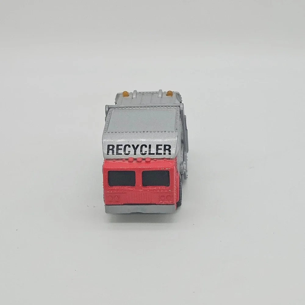 Matchbox Garbage Truck Lights/ Sound 1:64 Silver Red 1998 Recycler Die-cast Toy
